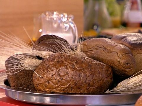 10 Lebensmittel und gute Gewohnheiten, die Ihr Lächeln weiß halten